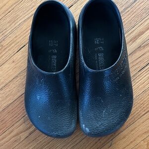 Birkenstocks size 7 rubber clog